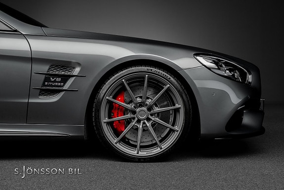 Mercedes-Benz SL63 10 of 23