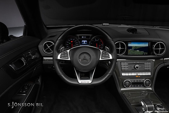 Mercedes-Benz SL63 15 of 23
