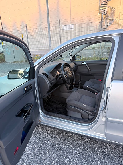 Volkswagen Polo 6 of 9