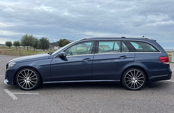 Mercedes-Benz E200 2 of 10