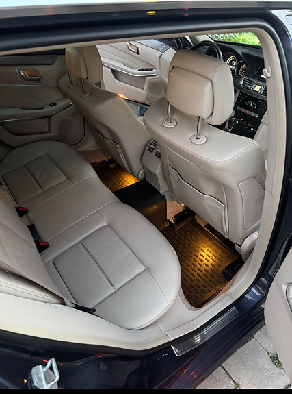 Mercedes-Benz E200 8 of 10