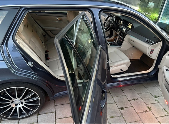 Mercedes-Benz E200 10 of 10