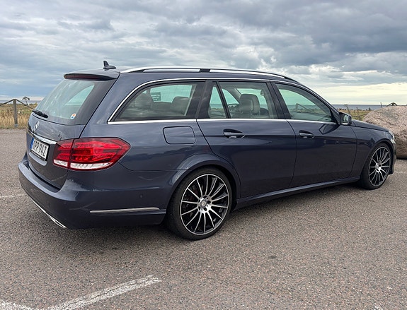 Mercedes-Benz E200 4 of 10