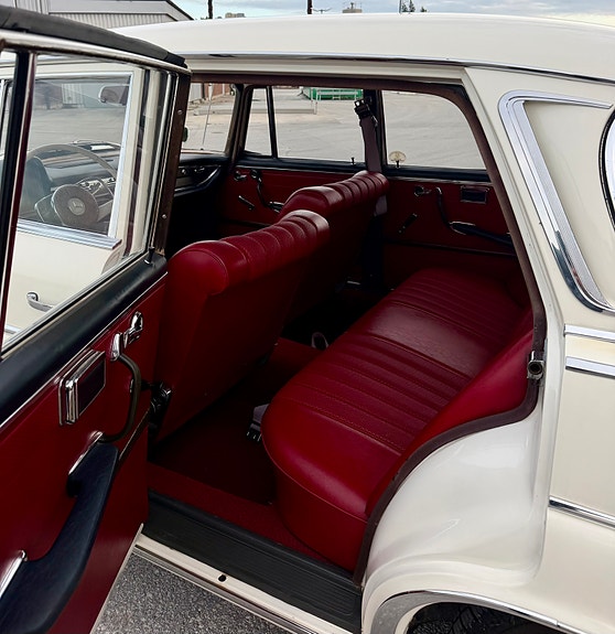 Mercedes-Benz 220 SB 12 of 12