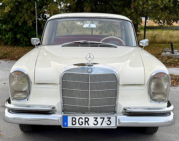 Mercedes-Benz 220 SB 2 of 12
