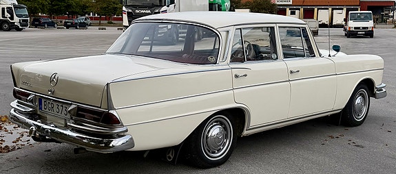 Mercedes-Benz 220 SB 7 of 12