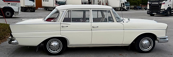 Mercedes-Benz 220 SB 8 of 12