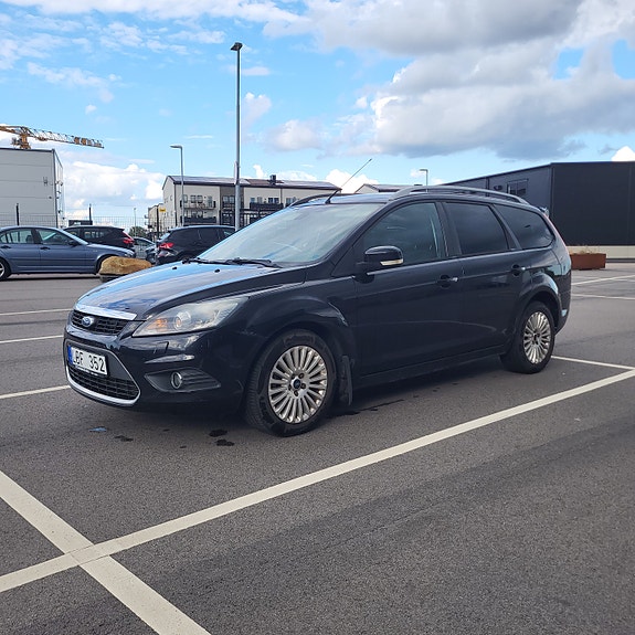 Ford Focus 2 of 19