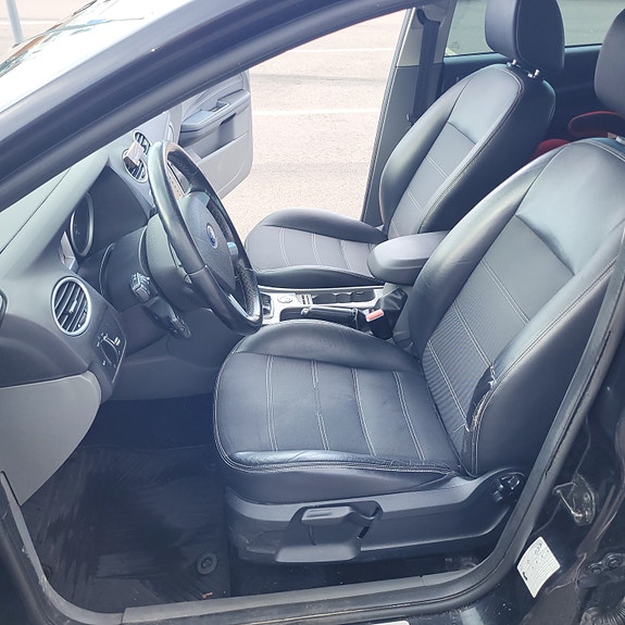 Ford Focus 11 of 19
