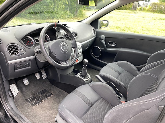 Renault Clio 9 of 10