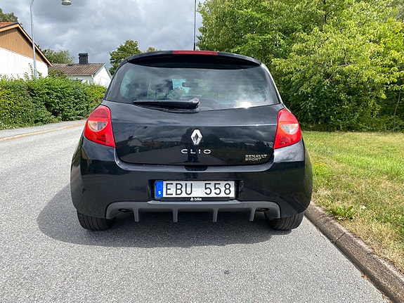 Renault Clio 6 of 10
