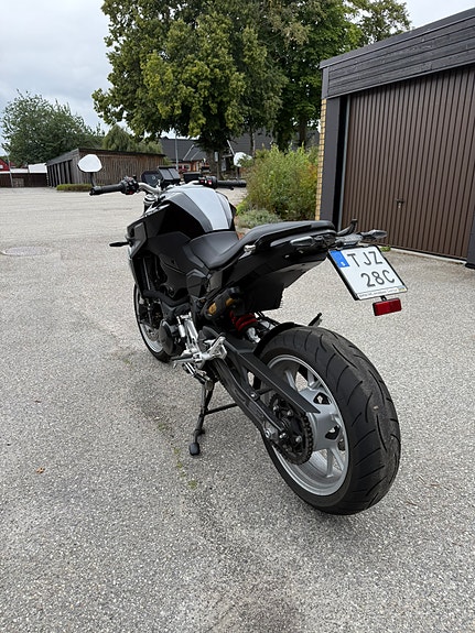 BMW F 900 R 3 of 6