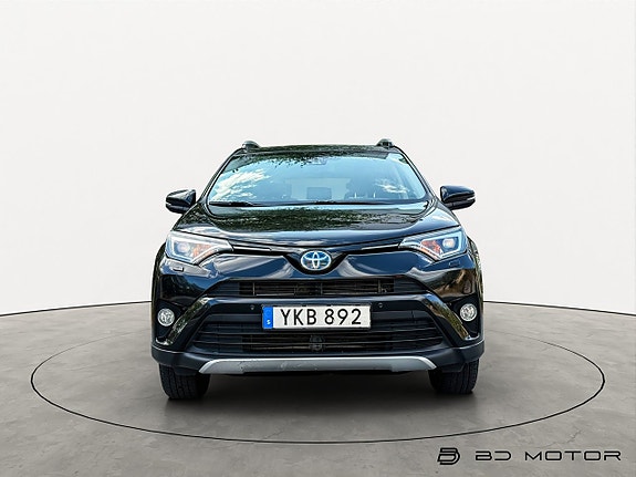 Toyota RAV4 4 of 17
