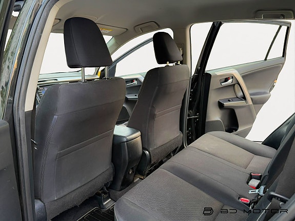 Toyota RAV4 17 of 17