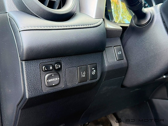 Toyota RAV4 13 of 17