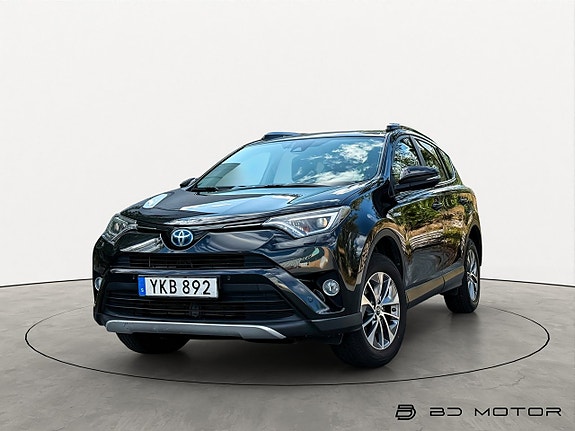Toyota RAV4 6 of 17
