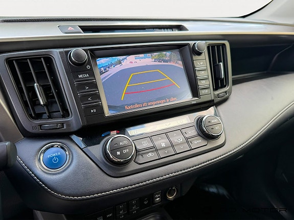 Toyota RAV4 14 of 17