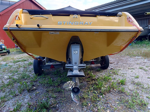 Stingray 230 SX  5.7  V8 4 of 6