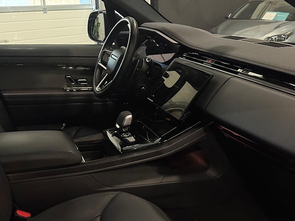 Land Rover Range Rover Sport 10 of 21