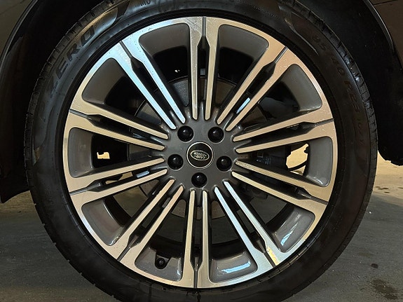 Land Rover Range Rover Sport 18 of 21