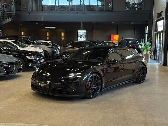 Porsche Taycan 9 of 30