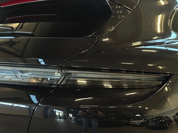 Porsche Taycan 10 of 30