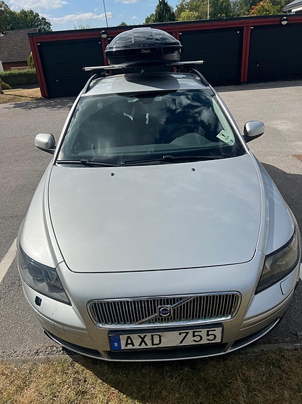 Volvo V50 2 of 5