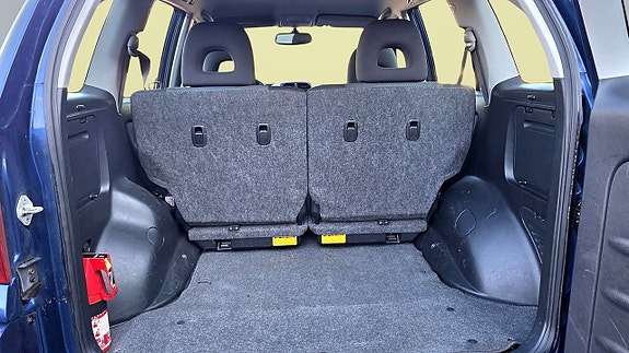 Toyota RAV4 13 of 13