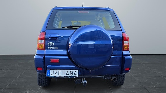 Toyota RAV4 4 of 13