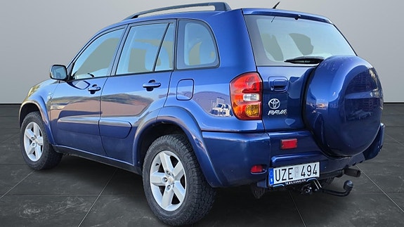 Toyota RAV4 3 of 13
