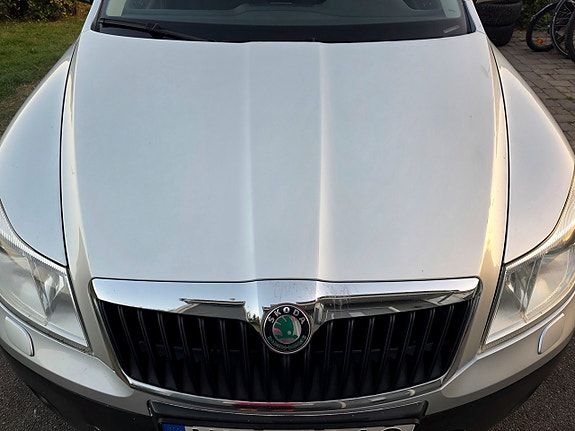 Skoda Octavia Scout 8 of 27