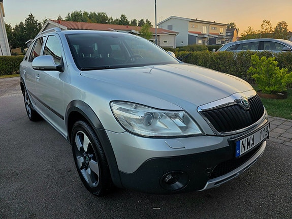 Skoda Octavia Scout 6 of 27