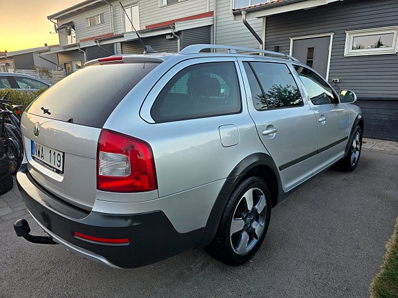 Skoda Octavia Scout 5 of 27
