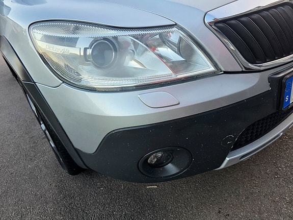 Skoda Octavia Scout 9 of 27