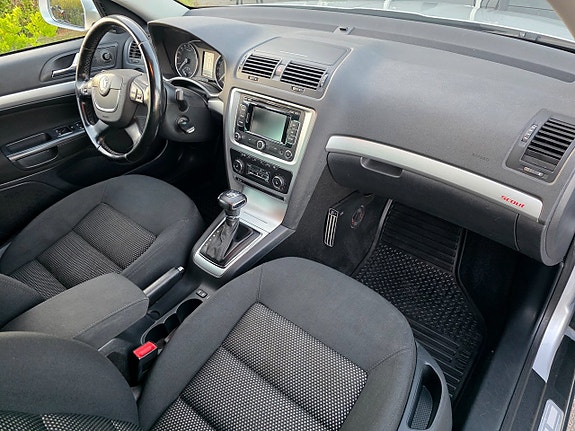 Skoda Octavia Scout 12 of 27