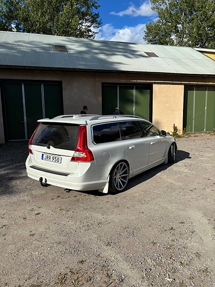 Volvo V70 4 of 6