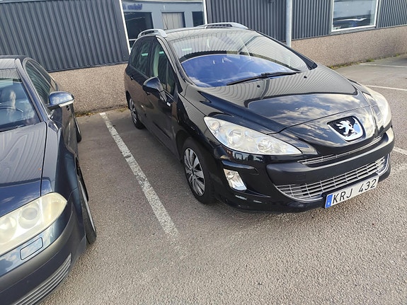 Peugeot 308 SW 7 of 8