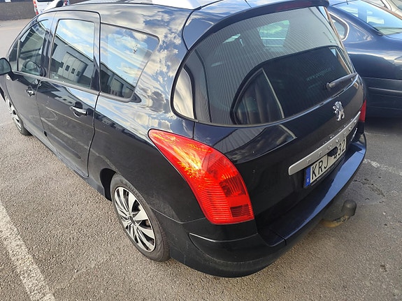 Peugeot 308 SW 4 of 8