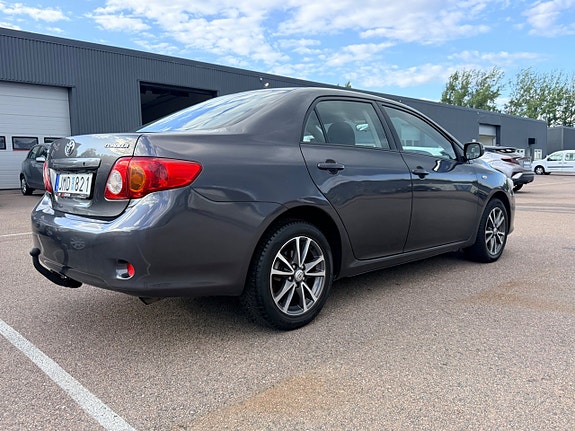 Toyota Corolla 2 of 14