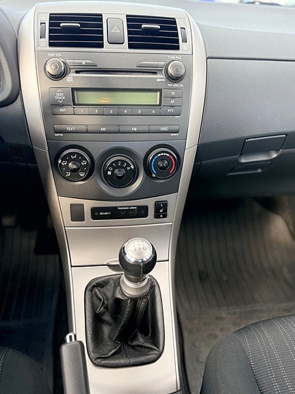 Toyota Corolla 11 of 14
