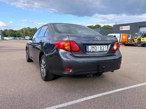 Toyota Corolla 7 of 14