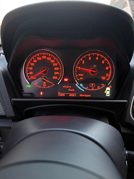 BMW M2 10 of 14