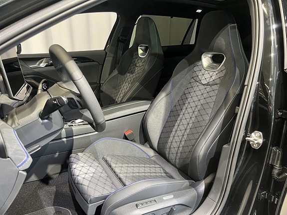 Volkswagen Passat 9 of 16