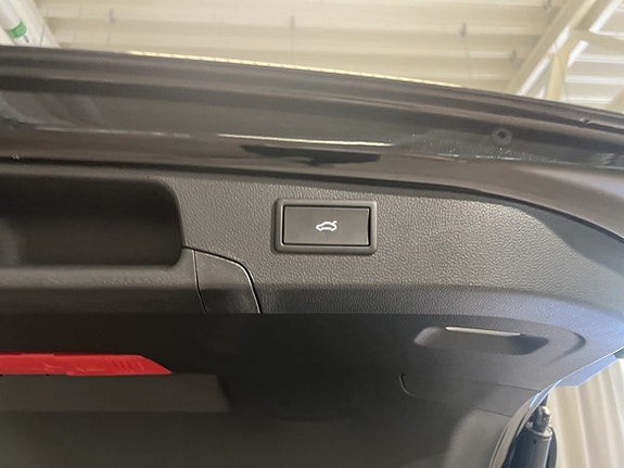 Volkswagen Passat 8 of 16