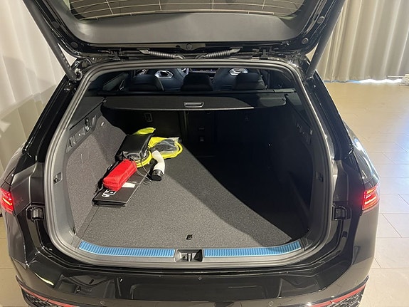 Volkswagen Passat 7 of 16
