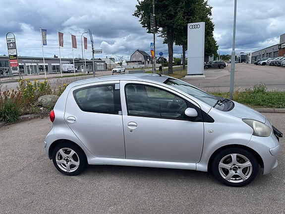 Toyota Aygo 3 of 10