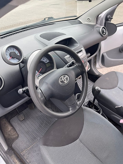 Toyota Aygo 6 of 10