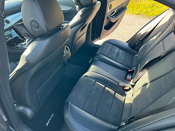 Mercedes-Benz E220 d 4 of 8