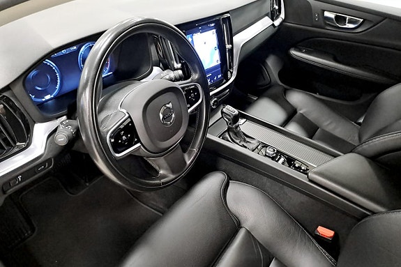 Volvo V60 Cross Country 5 of 9