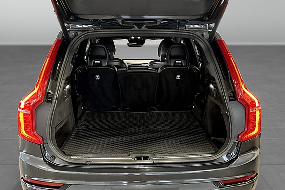 Volvo XC90 9 of 9